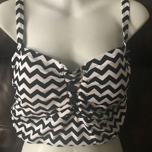 TORRID- PLUS SIZE 0 Chevron bathingsuit top
